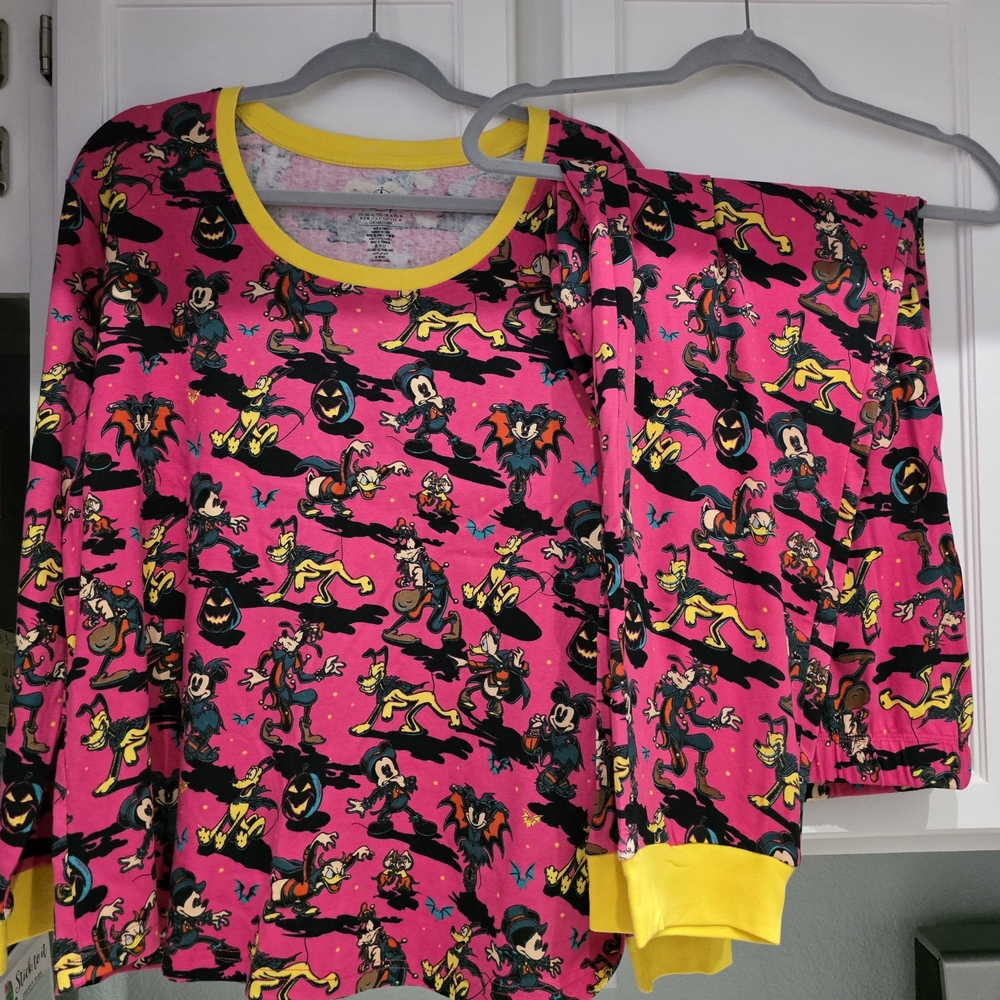 NWT Disney Park Halloween Mickey And Friends Womens Pajama Set Size XL